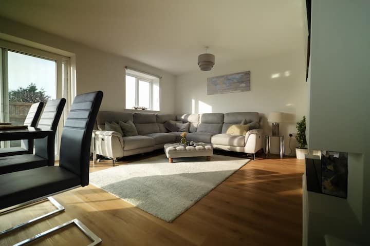 Gorgeous Mini Mansion  | Hot Tub | 5 Mins To Beach - Prestatyn