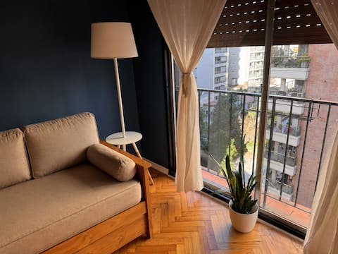 Popular Airbnb listing: Olazabal Point in Comuna 12