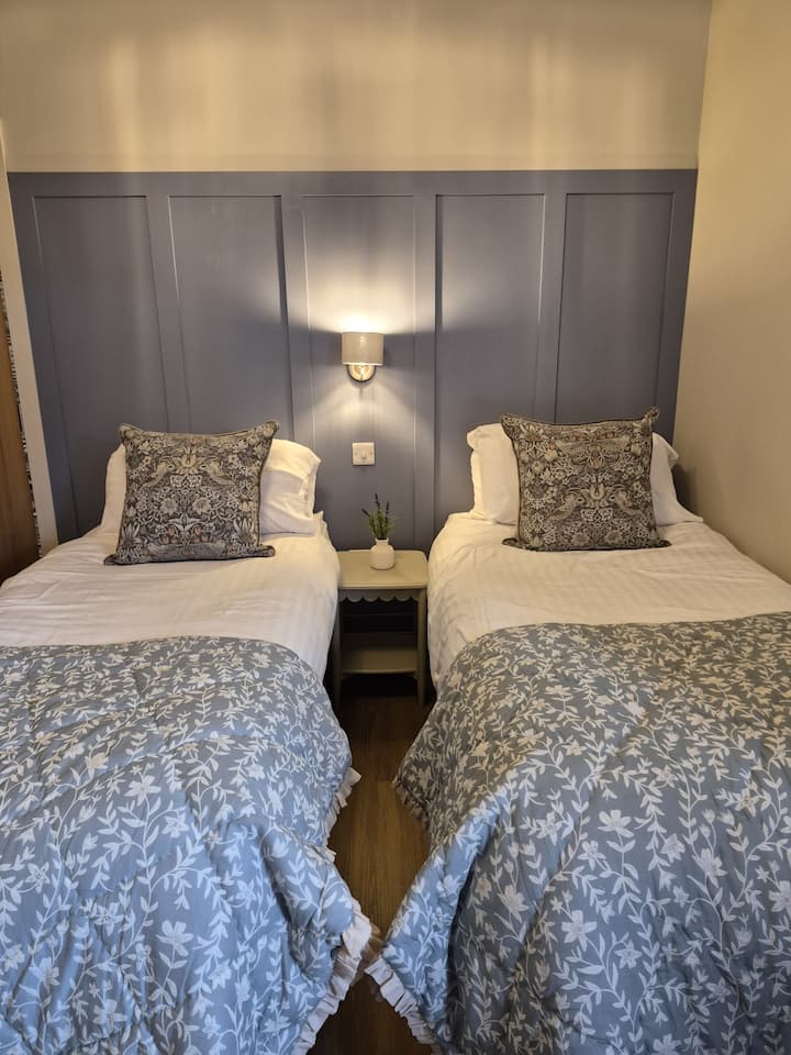 Twin Room At Clarke Cottage Guest House - Dunfermline