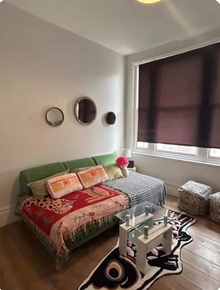 Beautiful 3 Bed Maisonette Near Train Station - Hastings