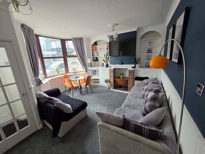 Torbay Home, With Hot Tub Near Beach, Free Parking - Paignton