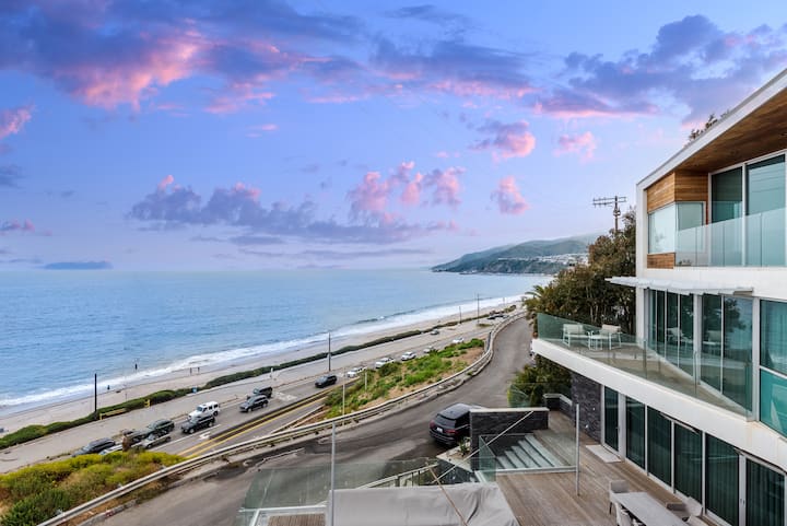Stunning Oceanview Penthouse | Coastal Escape - Santa Monica, CA