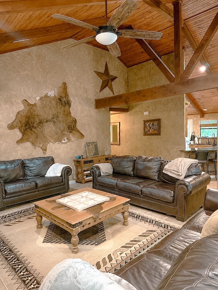 Welcome To Lone Star Hacienda, Your Private Escape - Pottsboro, TX
