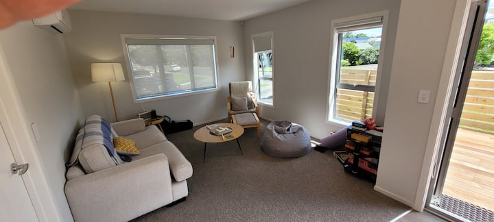 Prime Location, Brand New, Beach 2 Min Walk Away! - Waihi Beach