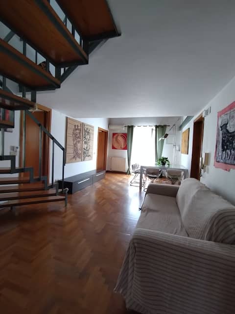 Top Airbnb: Piazza Marina House: Penthouse with Terrace a Palermo
