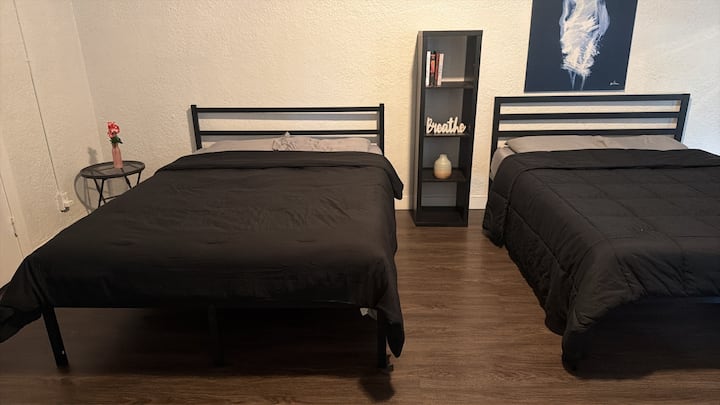 K-town Stay / 2 Beds In Stu Apt - South Gate, CA