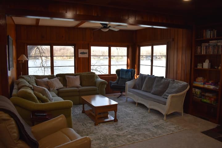Lakefront Home+golf Retreat, Dock, Kayaks, Firepit - Fort Custer Recreation Area, Augusta