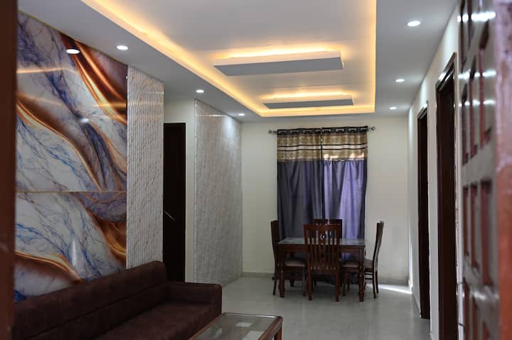 Cedarwood | 2bhk Near Mall Road W Mountain View - Dalhousie