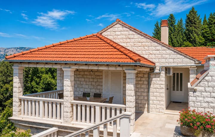 Amazing Home In Zrnovo With Wifi - Korčula