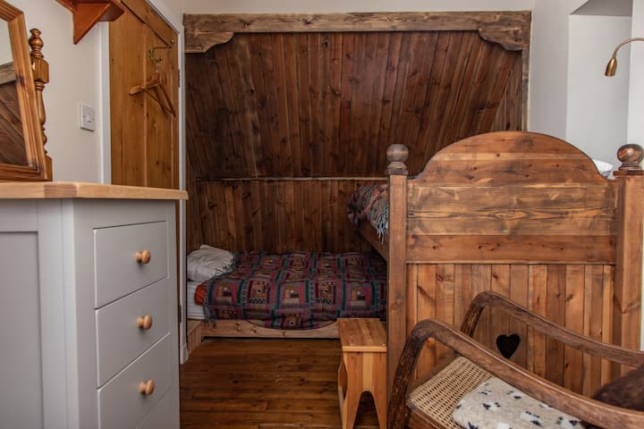 غرفة النوم 2