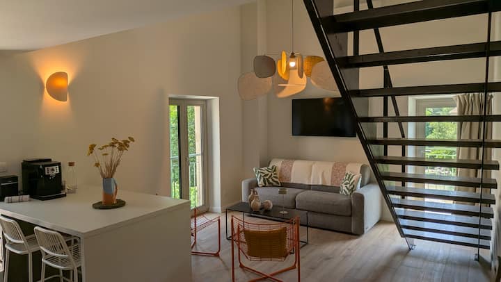 Appartement Avec Balcon Vue Pont Roman De Nyons - Nyons