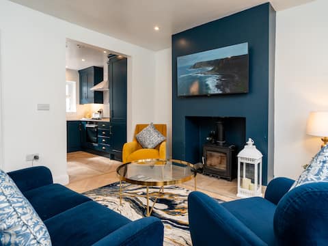 Top Airbnb: Stylish 3BR Townhouse In The Heart of Belfast in Ormeau