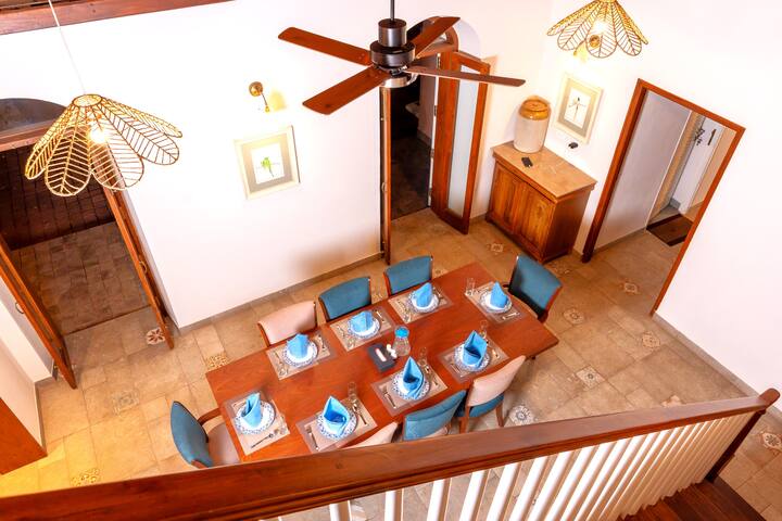 Dining area image 2