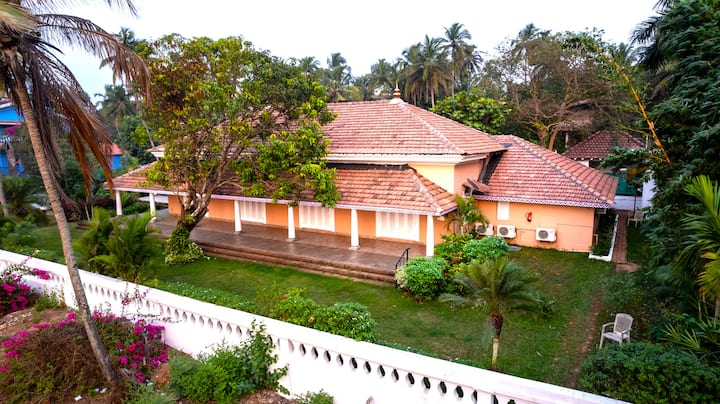 Exterior image 2