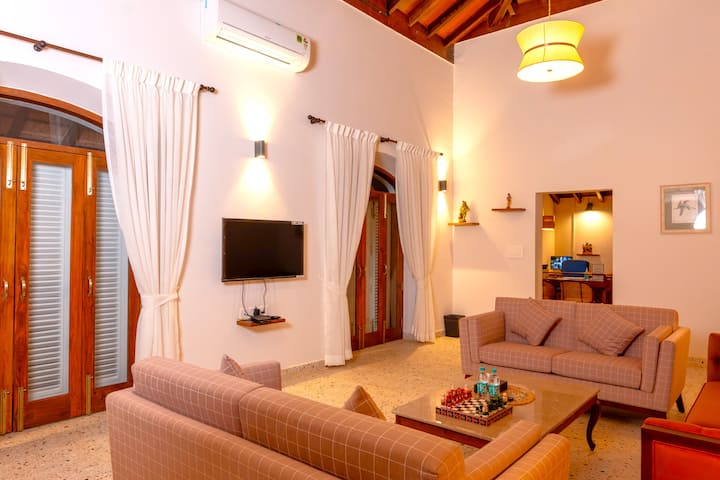 Living room image 1