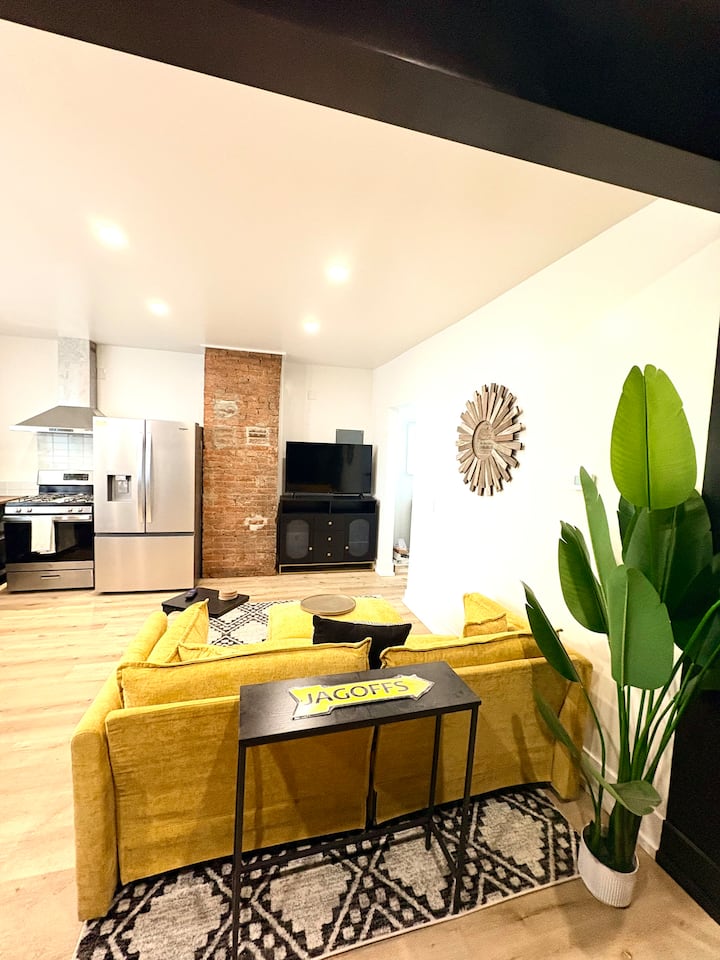 Haven In The Burgh (Unit A) - Pittsburgh, PA