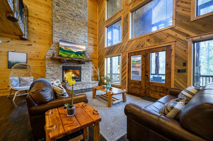 Relájese y descanse en la acogedora sala de estar de Treetop