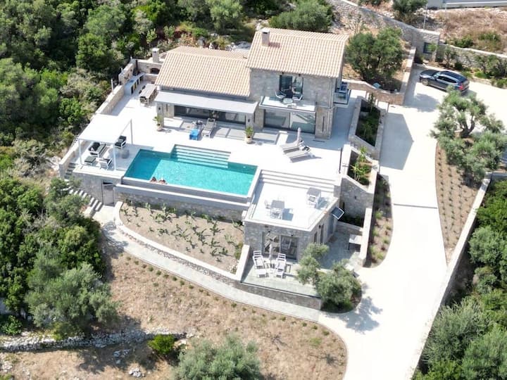 Grey Villas - Private Sv Villas W Pool & Jacuzzi - レフカダ島