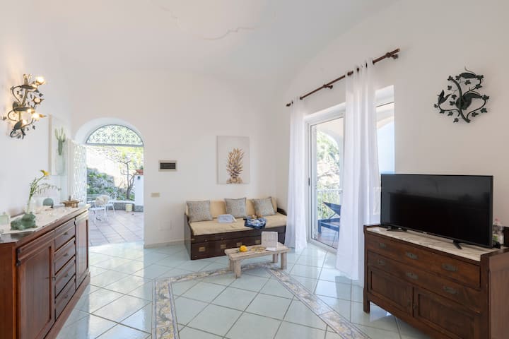 Emerald Barca: Authentic Amalfi Coast Views - Praiano