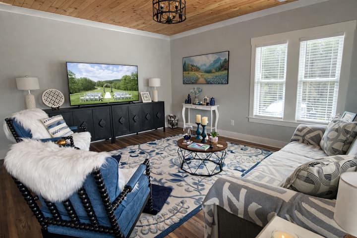Harrison's Place - Huge Outdoor Space - Views! - Lake Lure, NC
