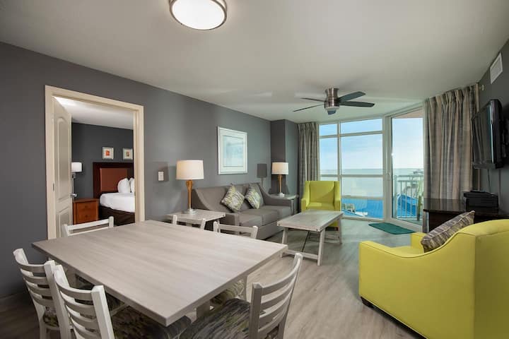 Ocean Front 2br Stay | Pool & Family Fun - North Myrtle Beach