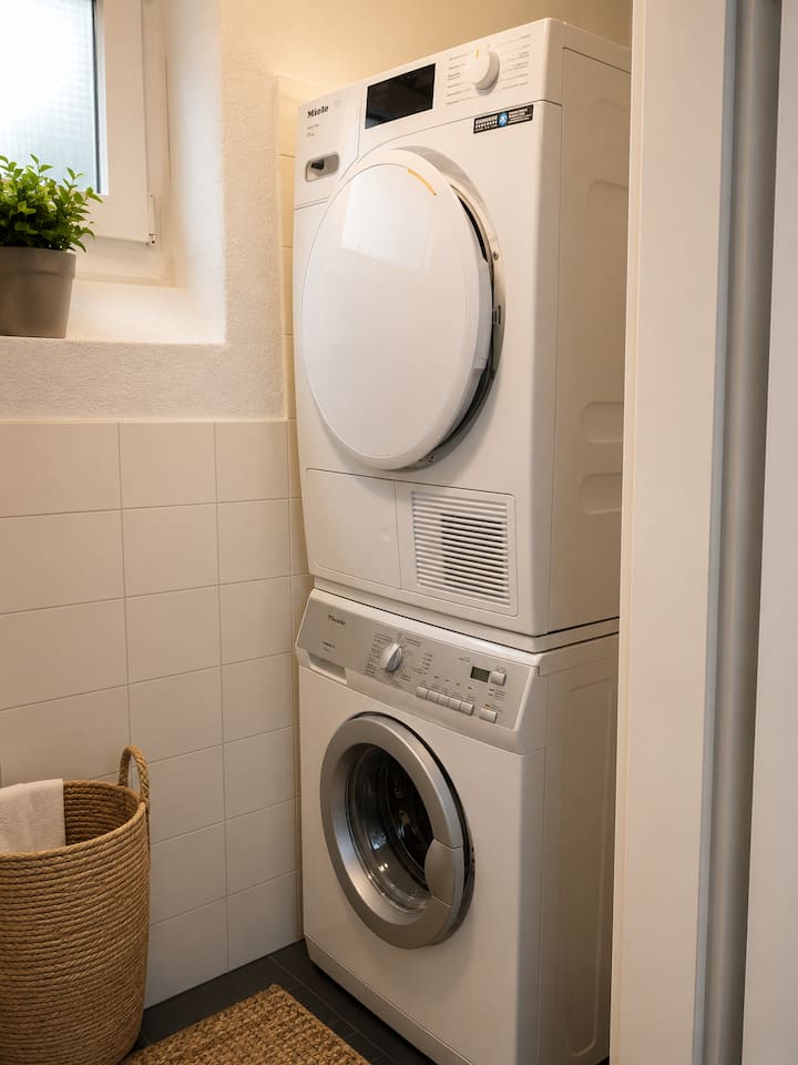 Central Spacious Modern Studio Apartment (45sqm) - Zürich
