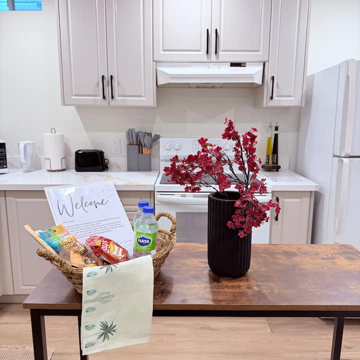 Cozy Haven | Relax, Unwind & Feel At Home - Whitby