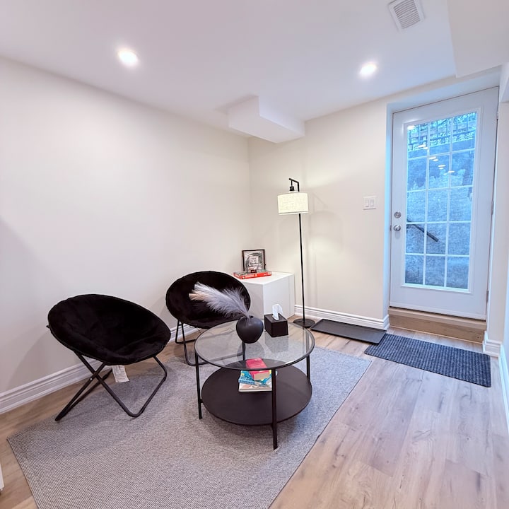 Cozy Haven | Relax, Unwind & Feel At Home - Clarington