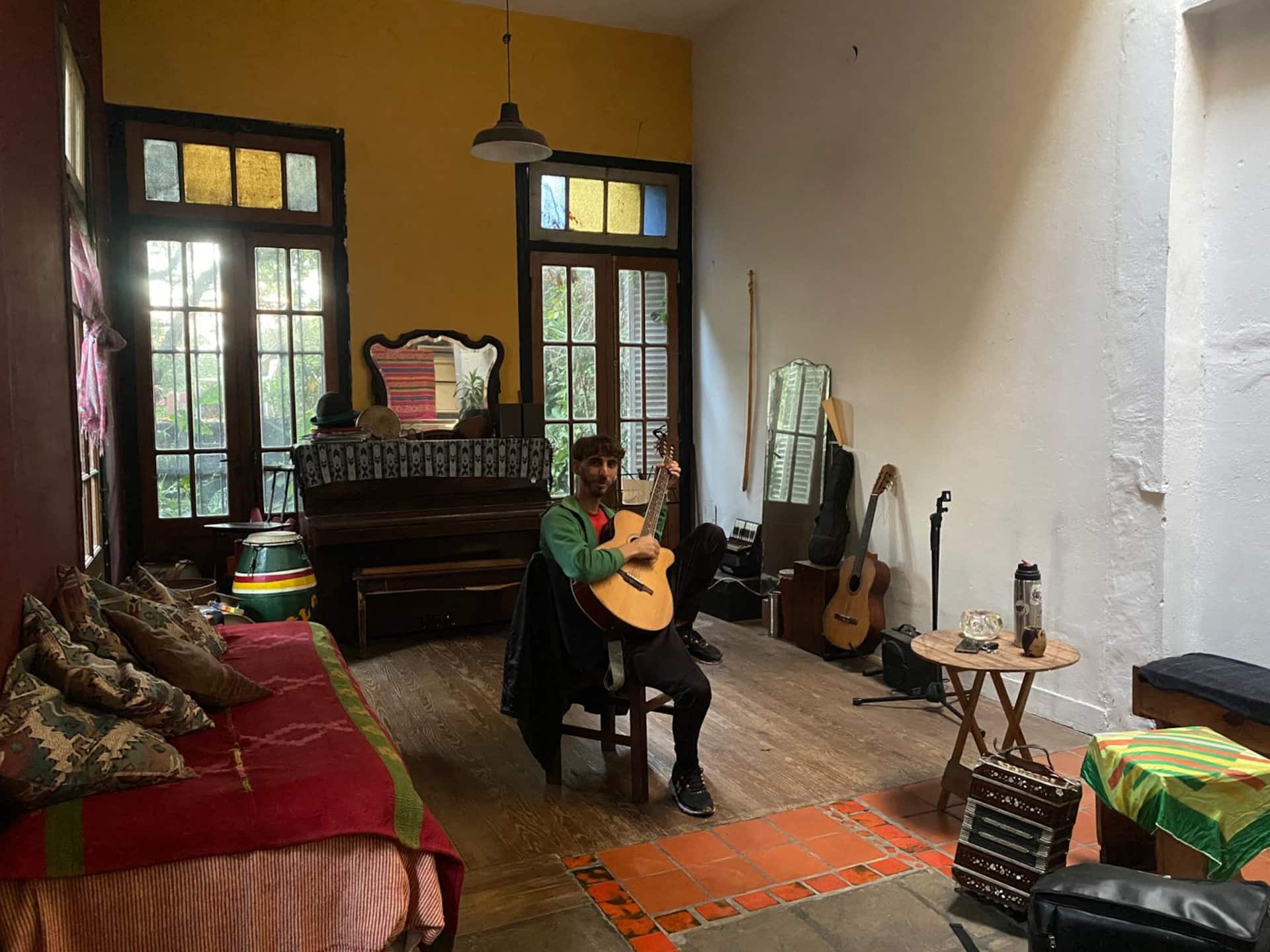 One-bedroom corner apartment in Saavedra