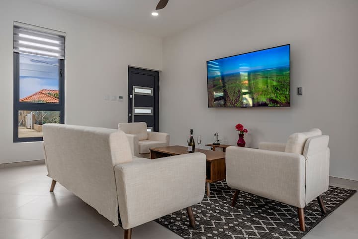 Brand New 3br2ba @ Palm Beach W/ Shared Pool & Bbq - Aruba