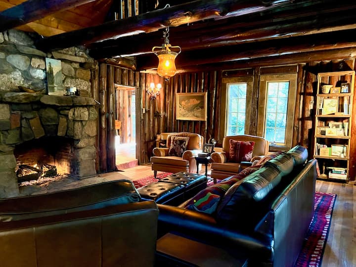 Cozy Blue Jay Cabin – Fireplace & Walk To Trails - Lake Arrowhead, CA