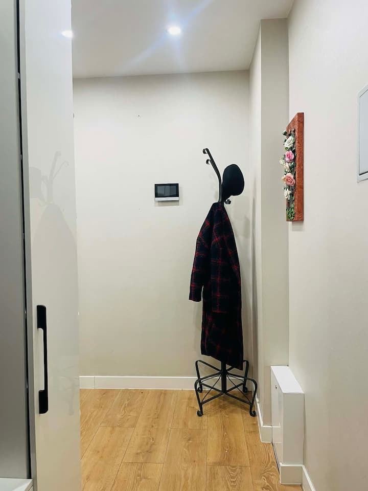 ~Neat~ Minimal Apartment In Convenient Spot! - Ulaanbaatar