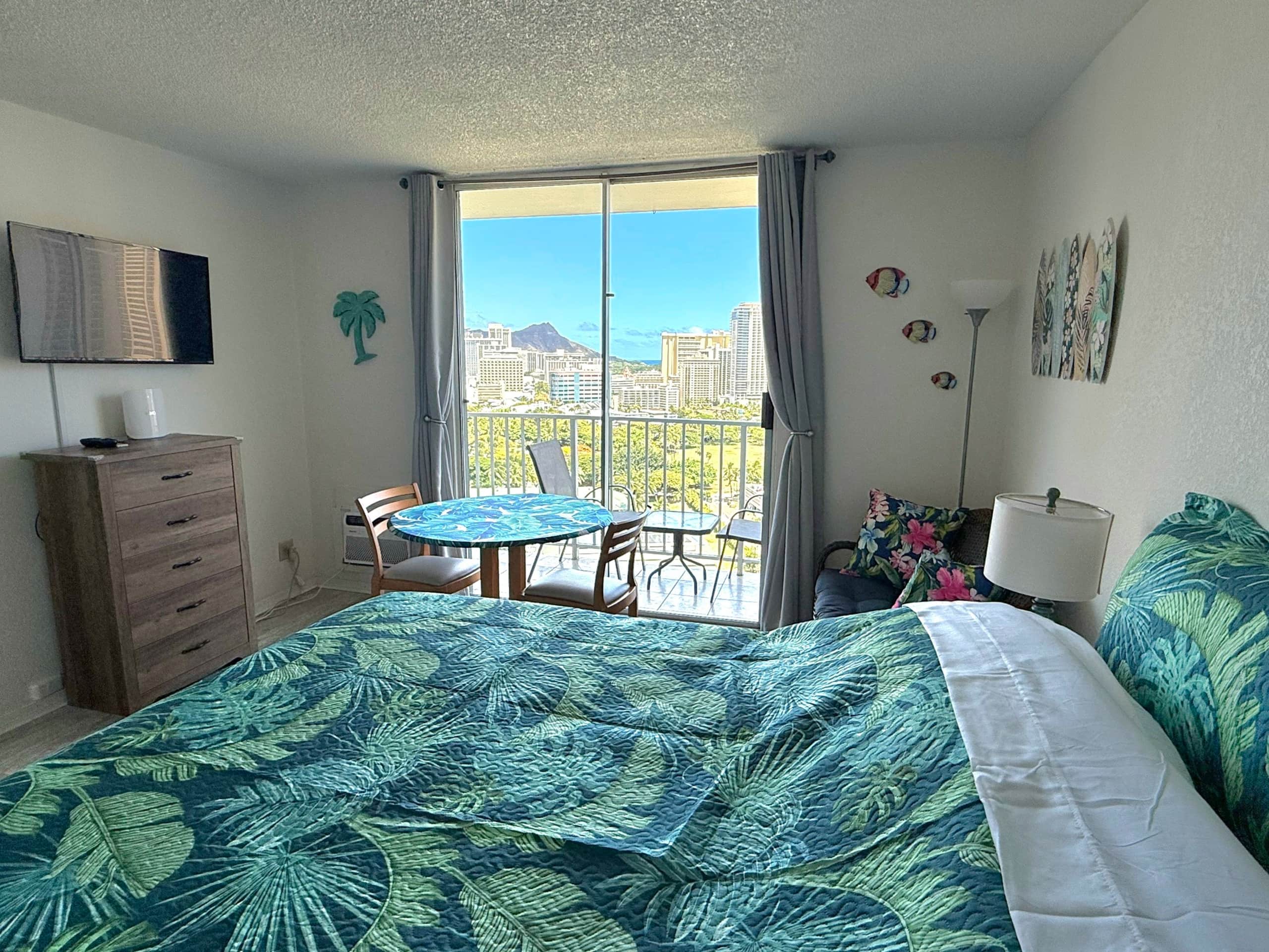 Condo in Honolulu · ★4.88 · Studio · 1 bed · 1 bath - Image 2