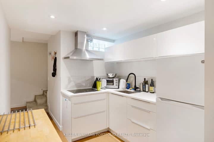 Cozy Apartment In Roncesvalles - Toronto