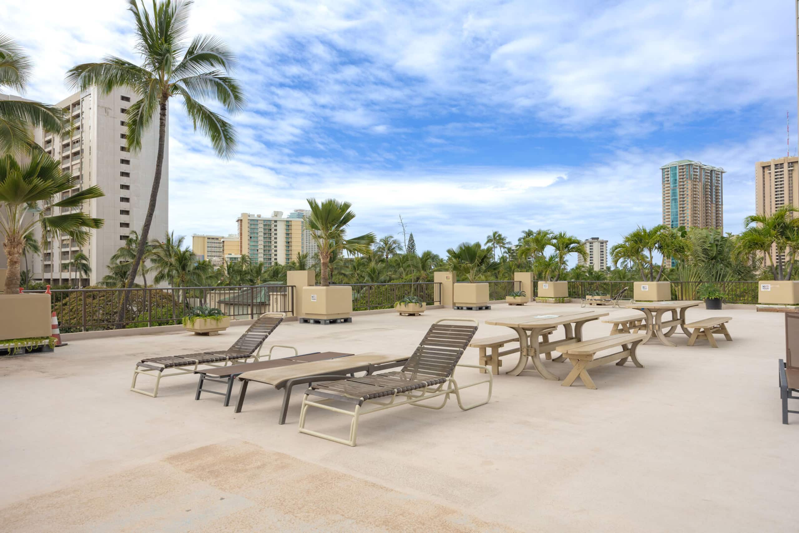 Condo in Honolulu · ★4.0 · Studio · 1 bed · 1 private bath - Image 27