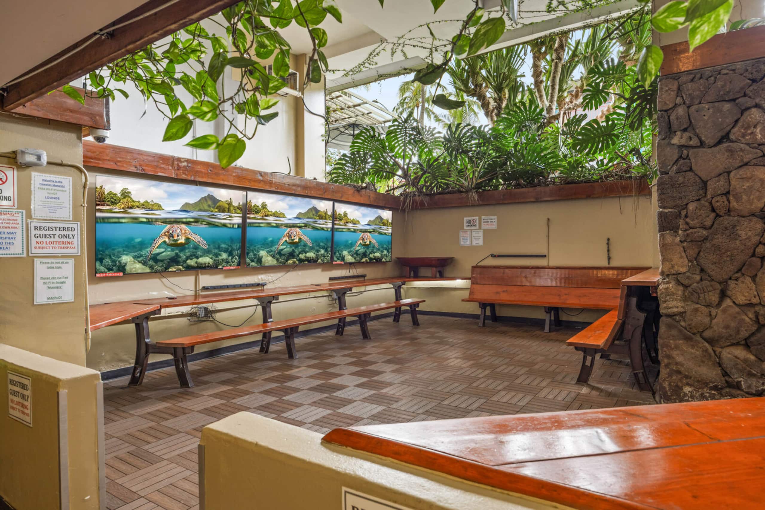 Condo in Honolulu · ★4.0 · Studio · 1 bed · 1 private bath - Image 21
