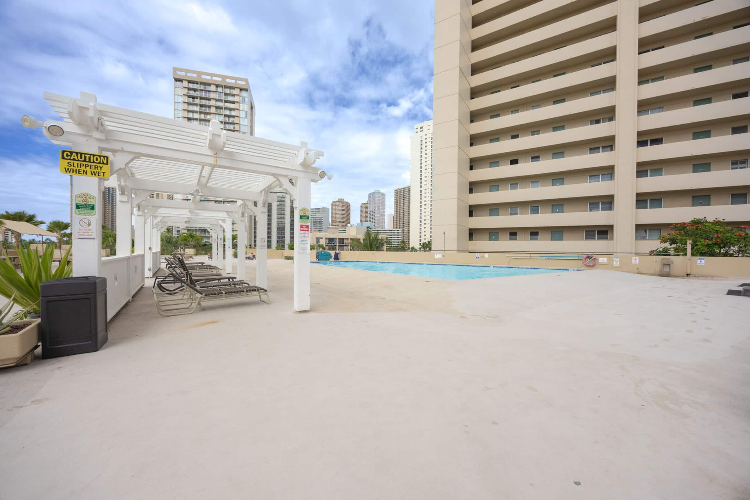 Condo in Honolulu · ★4.0 · Studio · 1 bed · 1 private bath - Image 26