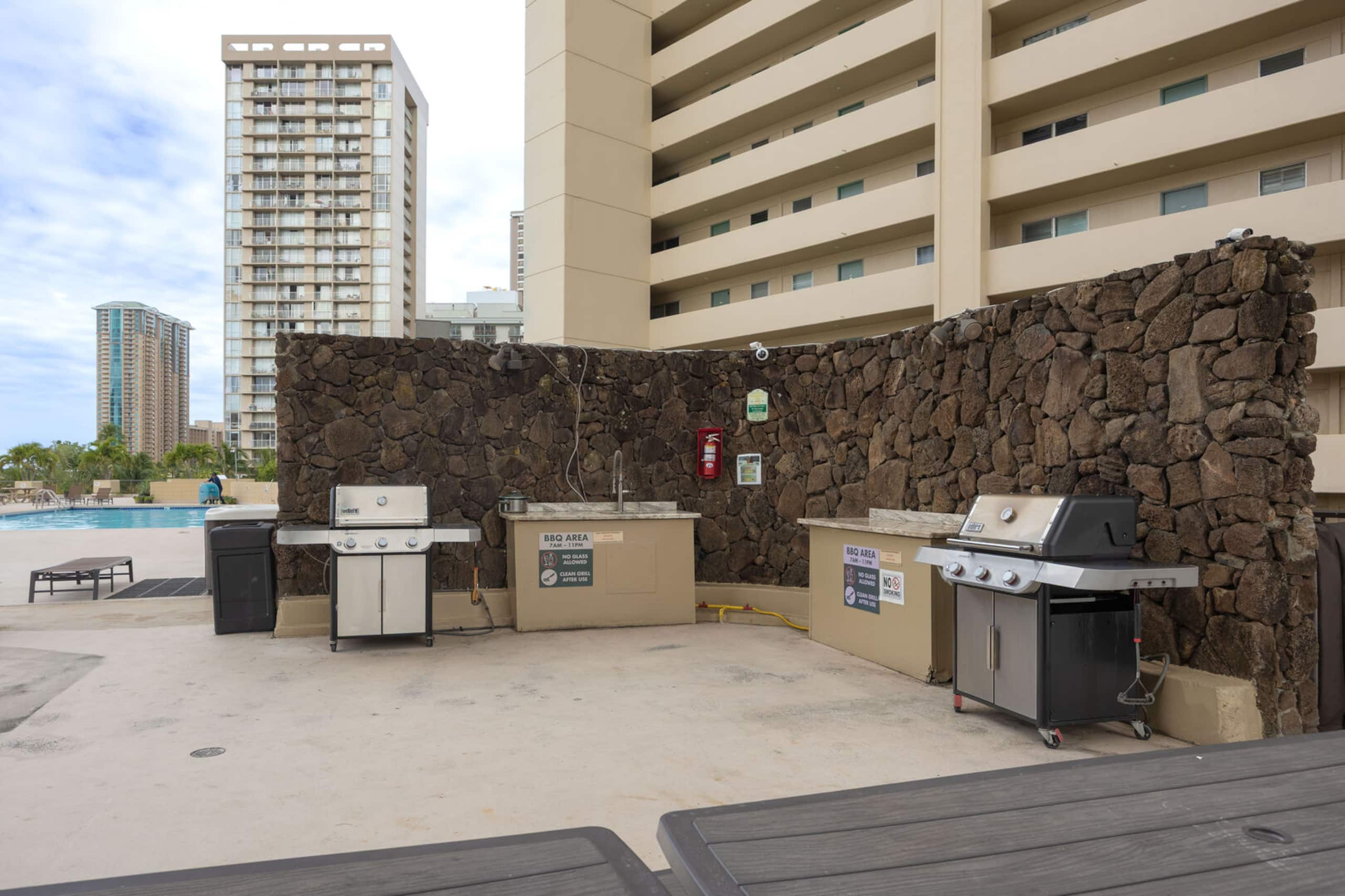 Condo in Honolulu · ★4.0 · Studio · 1 bed · 1 private bath - Image 28