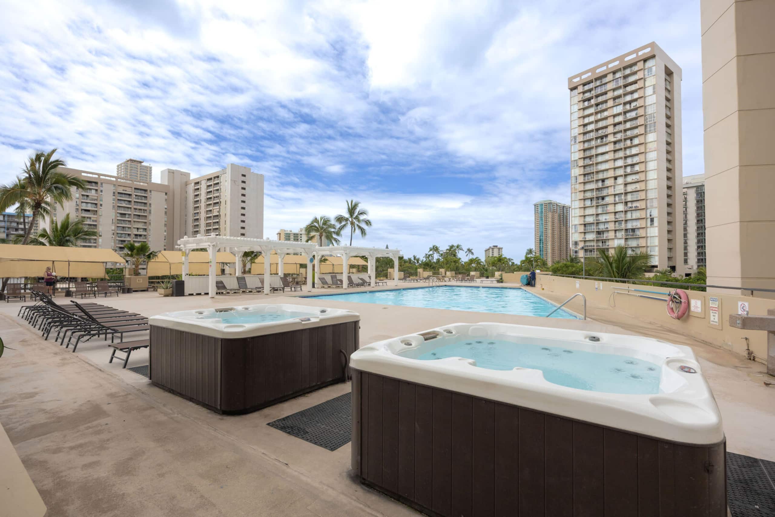 Condo in Honolulu · ★4.0 · Studio · 1 bed · 1 private bath - Image 29