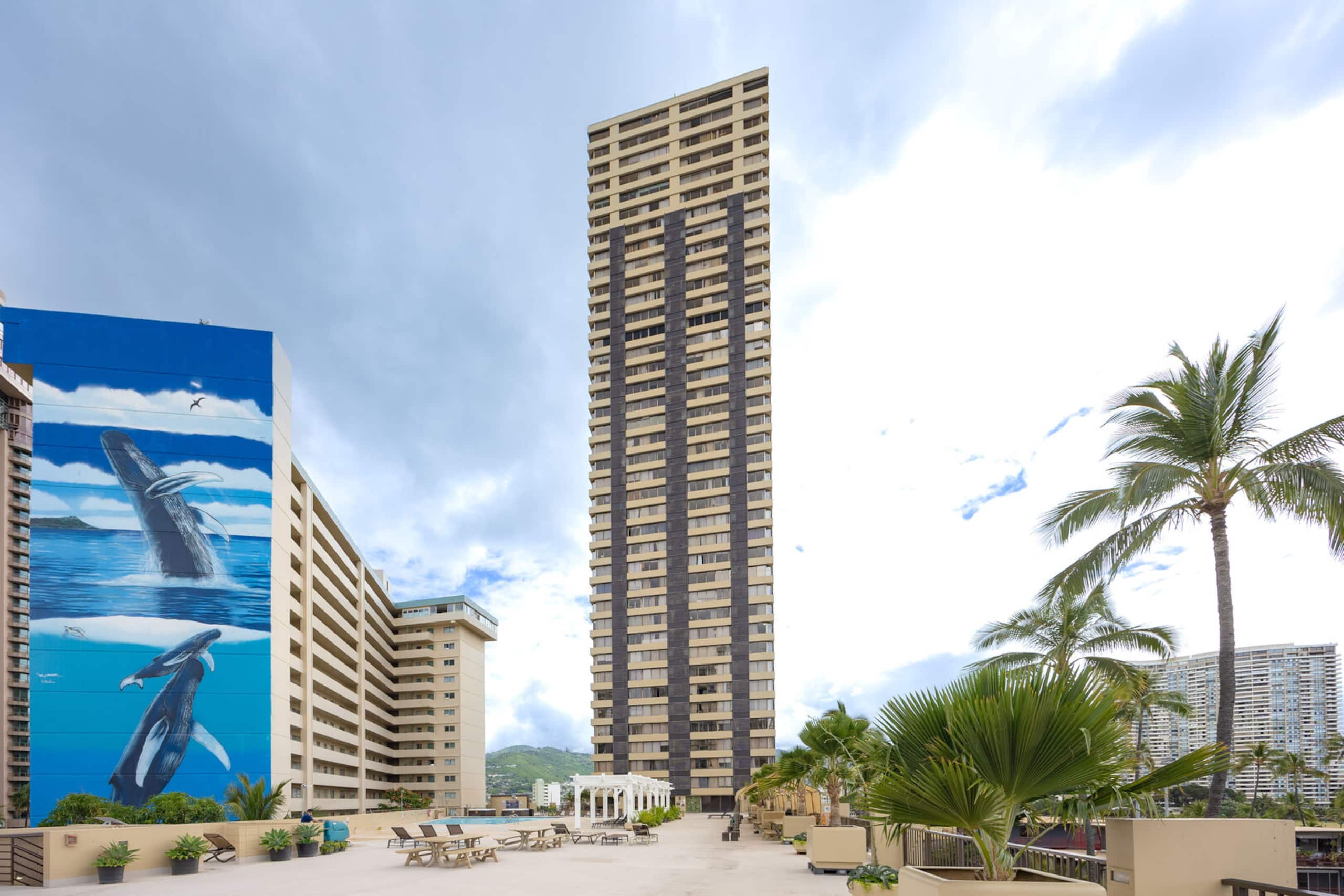 Condo in Honolulu · ★4.0 · Studio · 1 bed · 1 private bath - Image 25