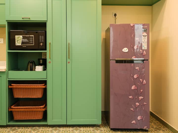 Kitchenette image 2
