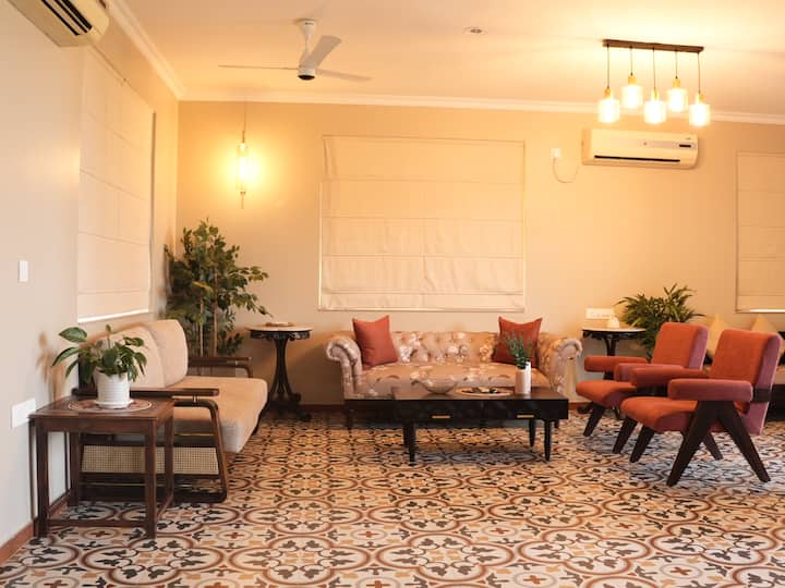 Living room image 1