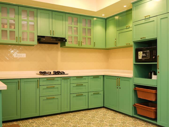 Kitchenette image 3