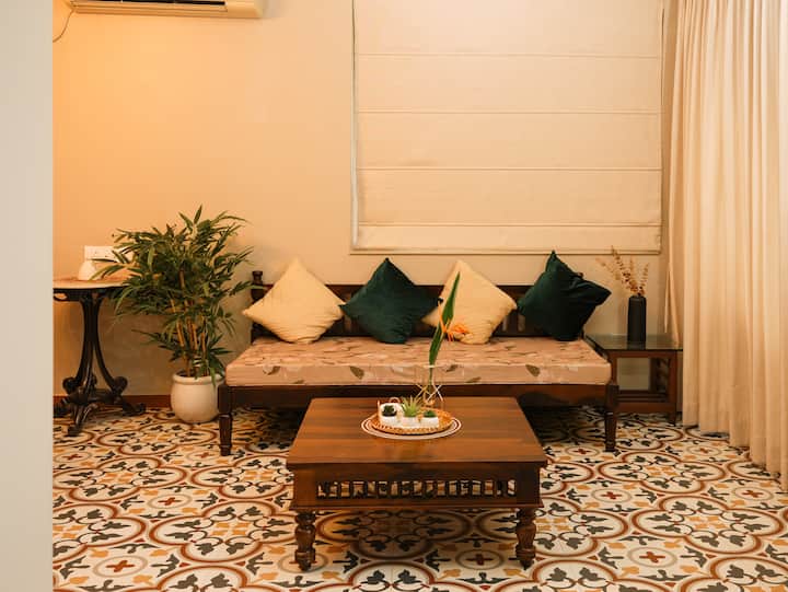 Living room image 2