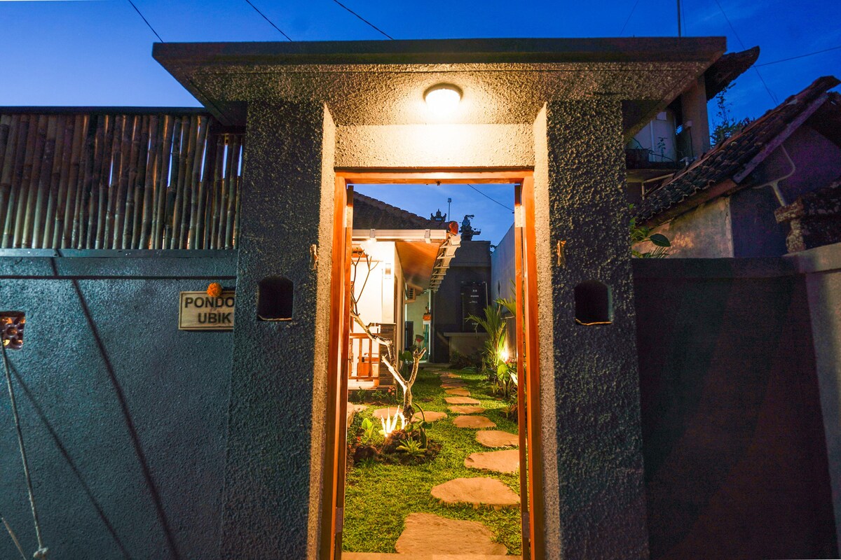 Home in Ubud · ★4.9 · Studio · 2 beds · 2 baths, comparabile Airbnb