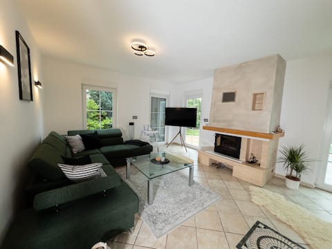 Erfolgreiche Airbnb-Immobilie: Entire vacation home in Leipzig with fireplace and garden in Wahren