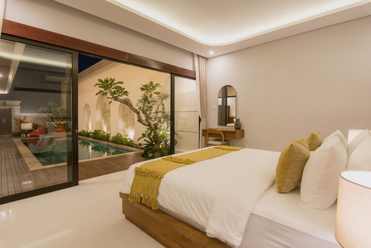 Home in Kediri · ★5.0 · 2 bedrooms · 2 beds · 2 baths, comparable Airbnb