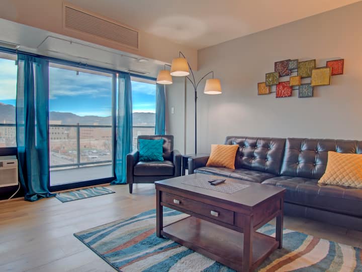 Hip 2 Bedroom Loft With A Garage - Colorado Springs, CO