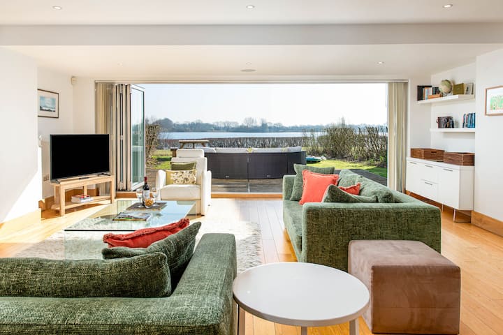 Large Lower Mill Cotswolds Lake Fronted Home - Cotswolds