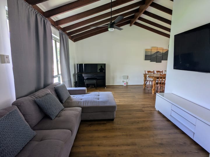 Welcoming 3-bed Home With Large Backyard - Pinjarra